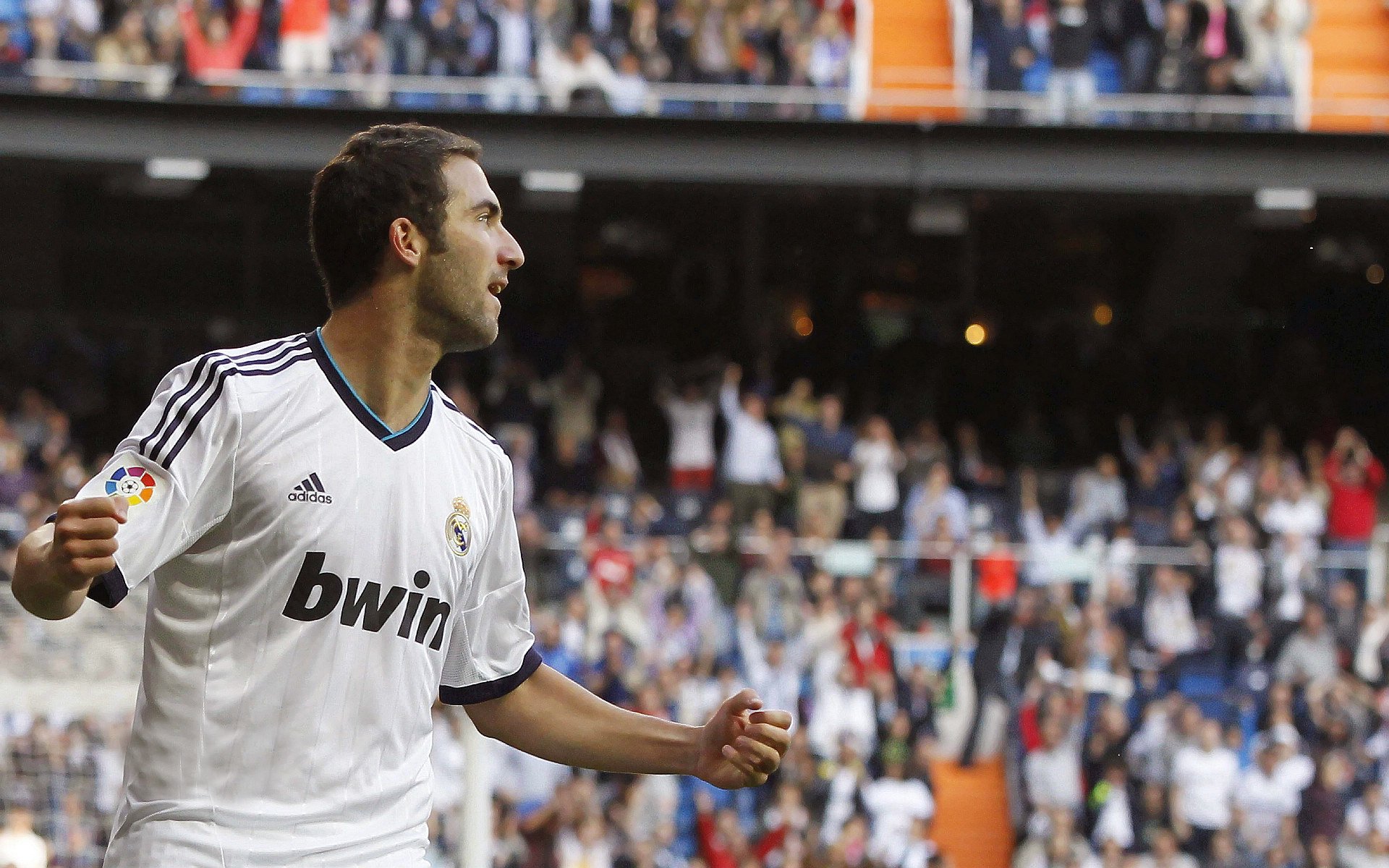 穆勒关键制胜，秘鲁节奏如何掌控塞维利亚之夜